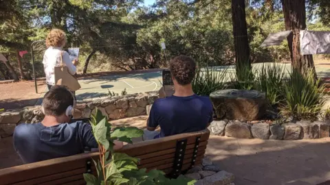 Dear Visitor People using the Dear Visitor app