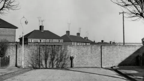 Shutterstock The Cutteslowe Walls, pictured in 1959