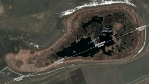 Google Maps Satellite view of Lake Sladkoye