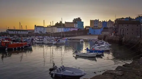 Mandy Llewellyn Sunrise in Tenby