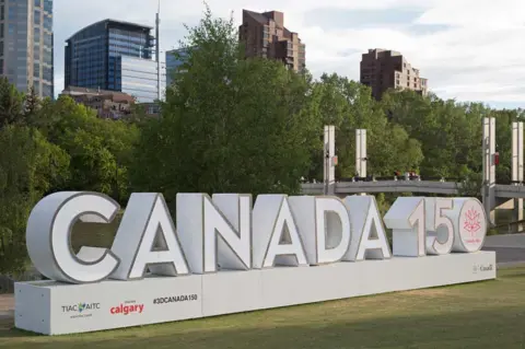 Alamy A large 3D Canada 150 sign in Calgary