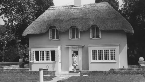 Getty Images Princess Elizabeth outside Y Bwthyn Bach - her new play house