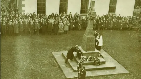 RAMSEY TOWN COMMISSIONERS Ramsey war memorial 1935