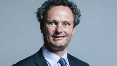 Chris McAndrew Photo portrait of Peter Aldous MP