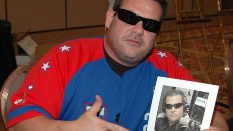 Fox News host Tucker Carlson in lewd recordings controversy - BBC News