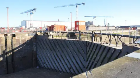 EPA Existing lock gates showing water levels