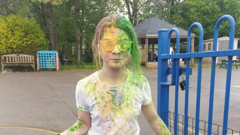 in-pictures-leicestershire-school-children-take-part-in-colour-dash
