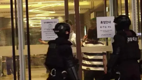 Armed police in Seoul