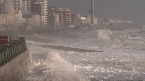 Eddie Mitchell Large waves on Brighton and Hove seafront