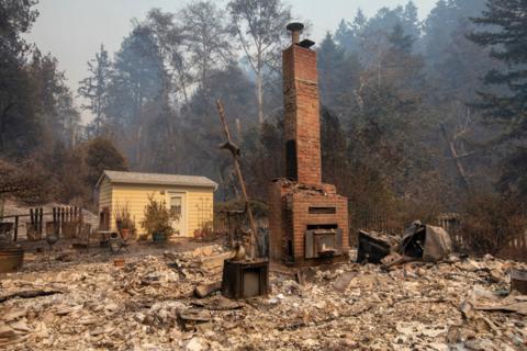 California fires: Governor asks Australia for help - BBC News