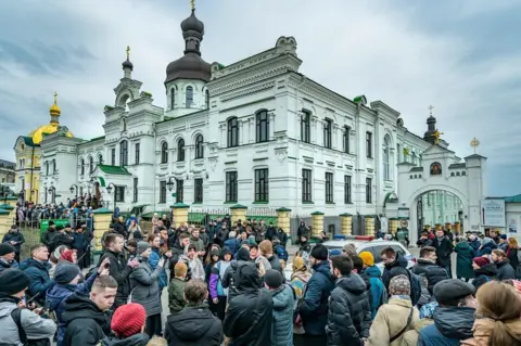 Getty Images Worshippers at Pechersk Lavra, Kyiv, 31 Mar 23