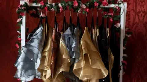 Hemal Gokani Breastfeeding-friendly blouses designed by Hemal Gokani