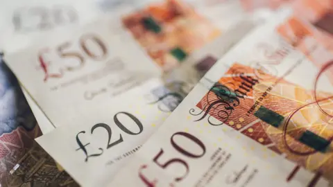 Mario Gutiérrez/Getty Images Sterling notes