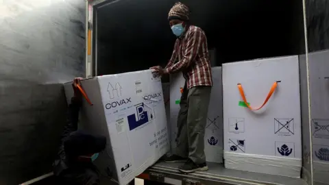 Unicef/Panday Covax distribution in Nepal