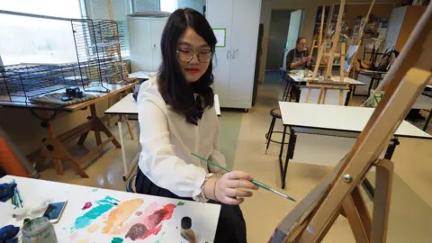 Qinyuhui Chen Qinyuhui Chen