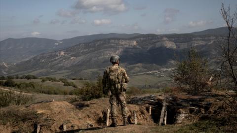 Armenia-Azerbaijan conflict: Casualties mount in Nagorno-Karabakh battle -  BBC News