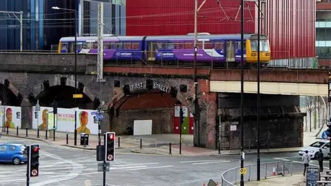 David Dixon/Geograph Railway arches on Whitworth Street West
