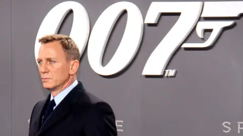 Daniel Craig