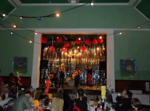 Laetitia from Stereolab's secret gig