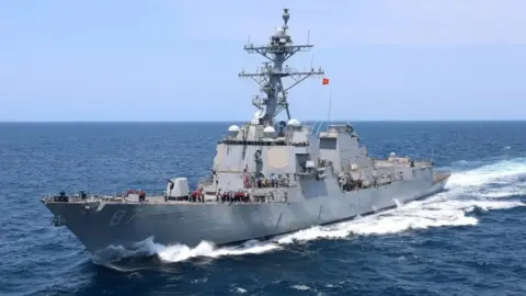 Reuters USS Mason