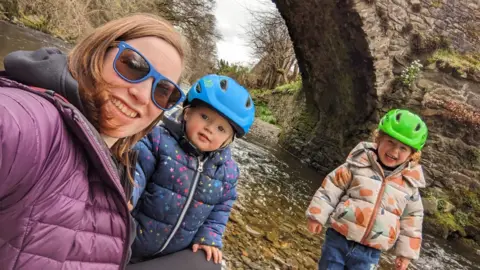 Clare Hammond Care Hammond and her children Mairéad (2) and Cían (3)