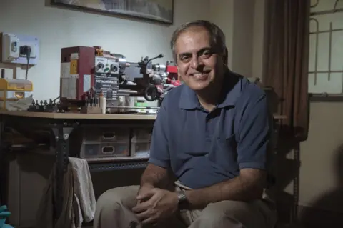 ANIRUDHA KARMARKAR Manoj Deshmukh