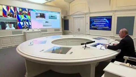 Kremlin Vladimir Putin observes exercises by Russia's strategic nuclear forces