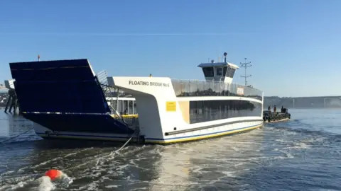 IOW Council Cowes floating bridge