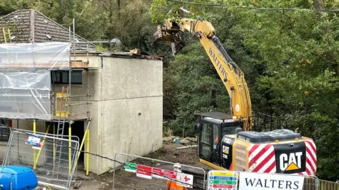 BBC Machinery starting the demolition work on Hafodyrynys Road