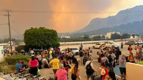 Simon Wheatley Hotel being evacuated