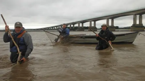 Black Rock Lave Net Fishery Black Rock Lave Net Fishery fishermen in the Severn Estuary