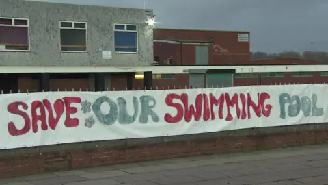 Woodchurch Estate swimming pool