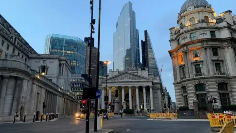 Bank junction on a weeknight (27 May, 9pm)