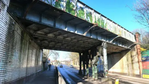 LDRS Chanterlands Avenue railway bridge
