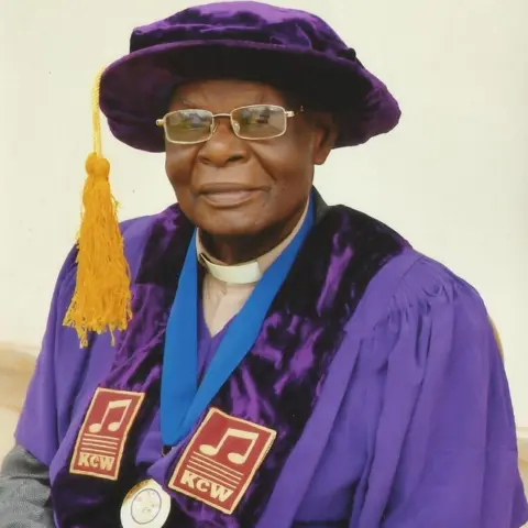 Achinivu Kanu Achinivu Achinivu Kanu Achinivu