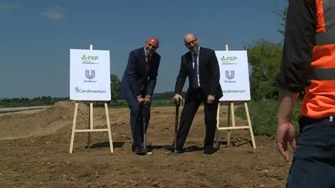 BBC Condimentum CEO Dave Martin (left) and Unilever's Jon Strachan (right)