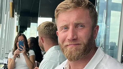 Alamy James Henderson