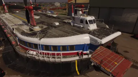 Stephen Jones Princess Anne hovercraft