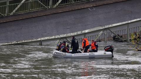 Two die in French bridge collapse near Toulouse - BBC News