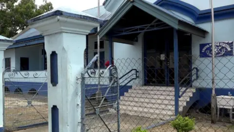 Louise Parry/BBC Couva police station in Trinidad