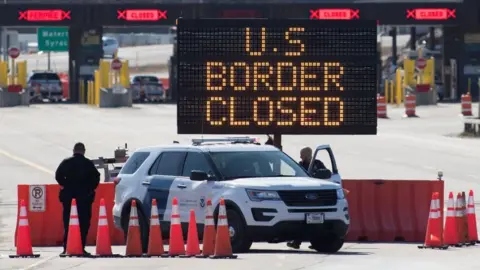 Getty Images US-Canada border