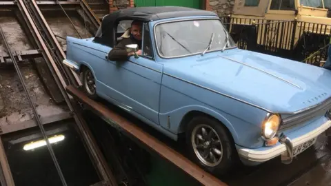 Lynton & Lynmouth Cliff Railway Blue car