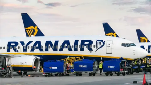 NurPhoto Ryanair aeroplanes