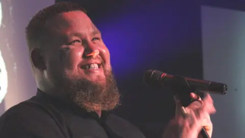 Evie Niblock Rag'n'Bone Man at Ocean Room, Gorleston-on-Sea