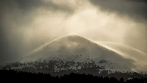 Graham Niven Cairngorm squall