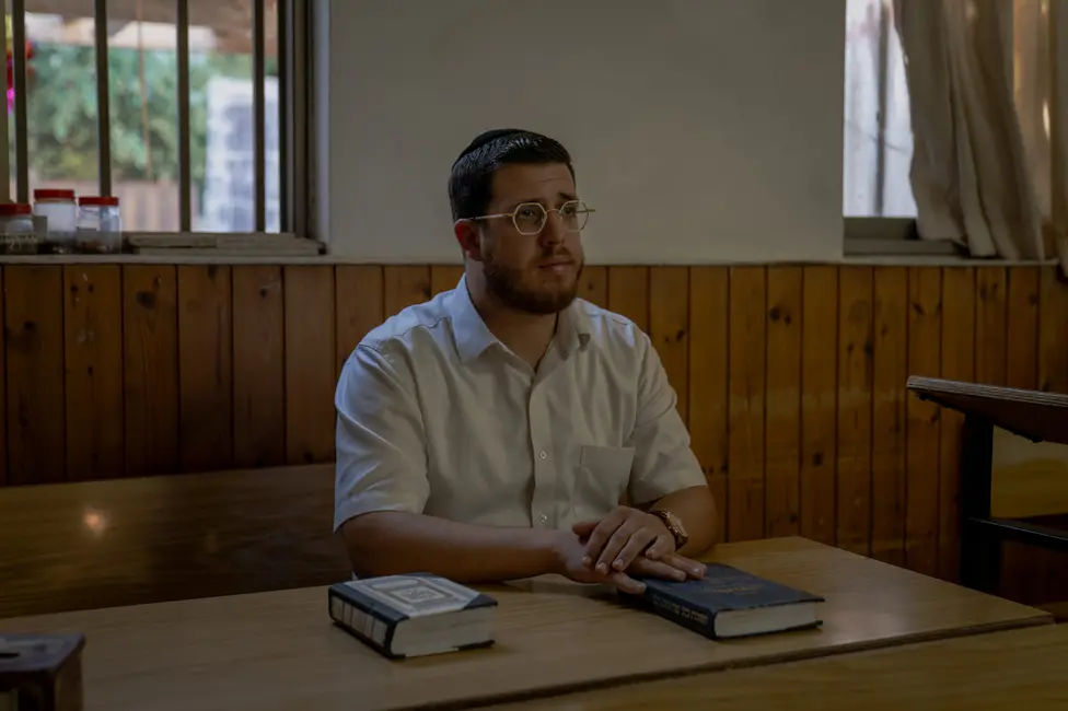 Baroch Frankel in his synagogue in Bnei Brak