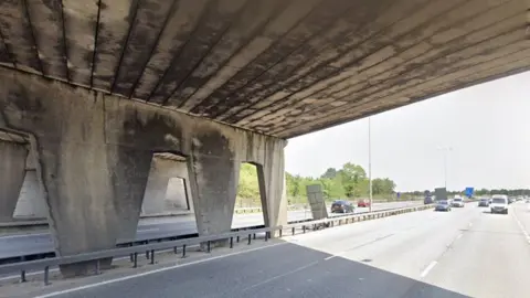 Google The old Lake End Road bridge near Dorney across the M4