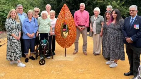 Memorial to Worcester wartime bombing victims unveiled