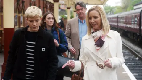 Channel 4 Mae Martin and Lisa Kudrow in Mae and George