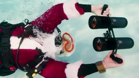 Scuba Santa